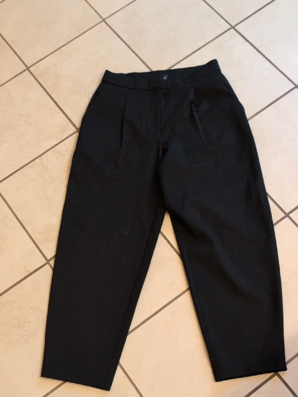 EILEEN FISHER Pleated Slouchy Pant Tencel Blend Black Tapered Leg Size XS - Picture 2 of 10